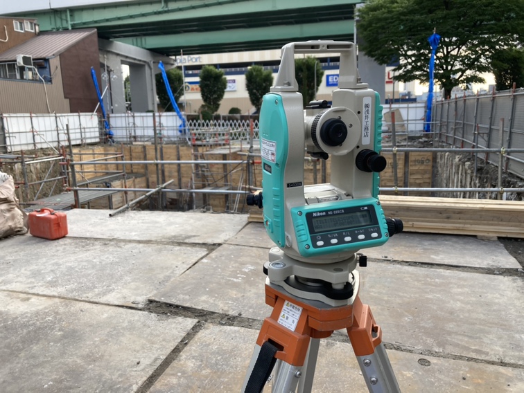 測定機器紹介｜建設工事は正確に測ることから始まり、測ることの連続 